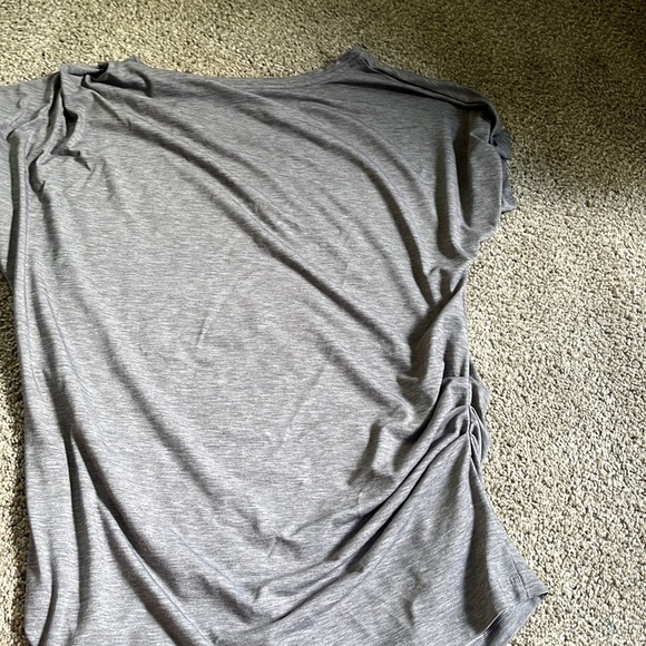 Side cinched Athleta tee - Picture 3 of 3